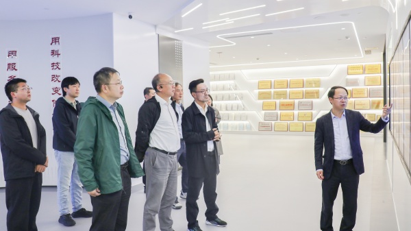 南京農(nóng)業(yè)大學(xué)副校長(zhǎng)丁艷鋒帶隊(duì)蒞臨托普云農(nóng)，共謀深化戰(zhàn)略合作