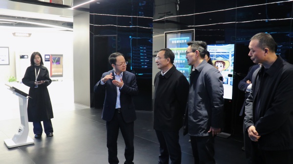 浙江省經(jīng)信廳黨組書記、廳長詹敏一行赴托普云農(nóng)調(diào)研